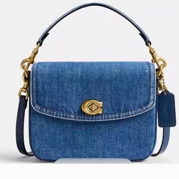 Coach Handbags - Authentic Coach Cassie 19 crossbody